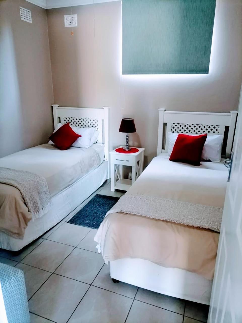 Poolside Guest House Port Shepstone Bilik gambar